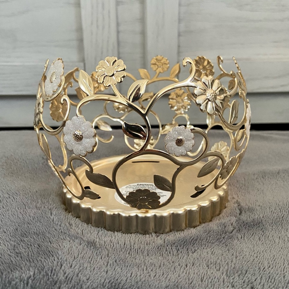 Bath & Body Works Flower Three Wick Candle Holder
